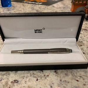 Mont Blanc grey pen, twist cap, writes beautifully